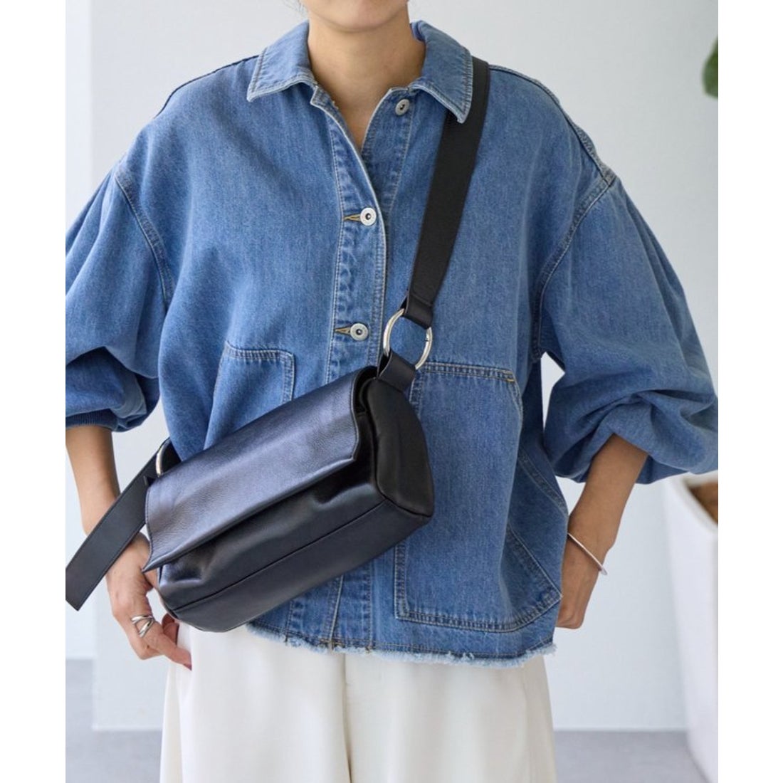 ビアズリー BEARDSLEY レザーボディバッグ （black） -靴