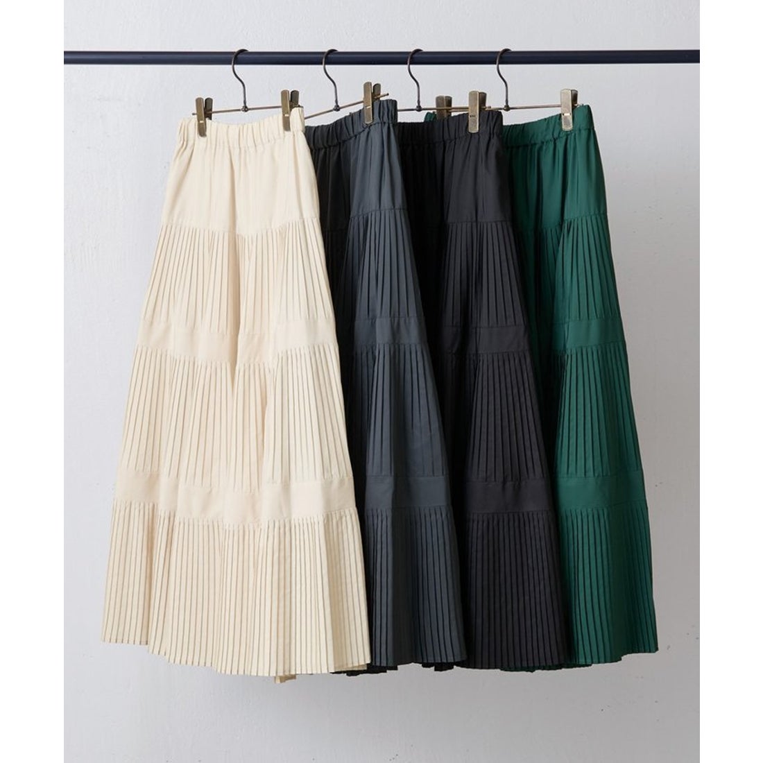 ビアズリー BEARDSLEY プリーツティアードスカート （white