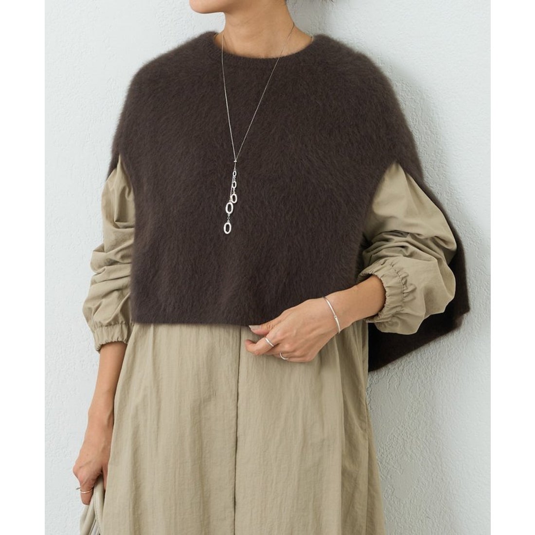 ビアズリー BEARDSLEY 《6/16(月)12:00予約開始》ファーニットポンチョ