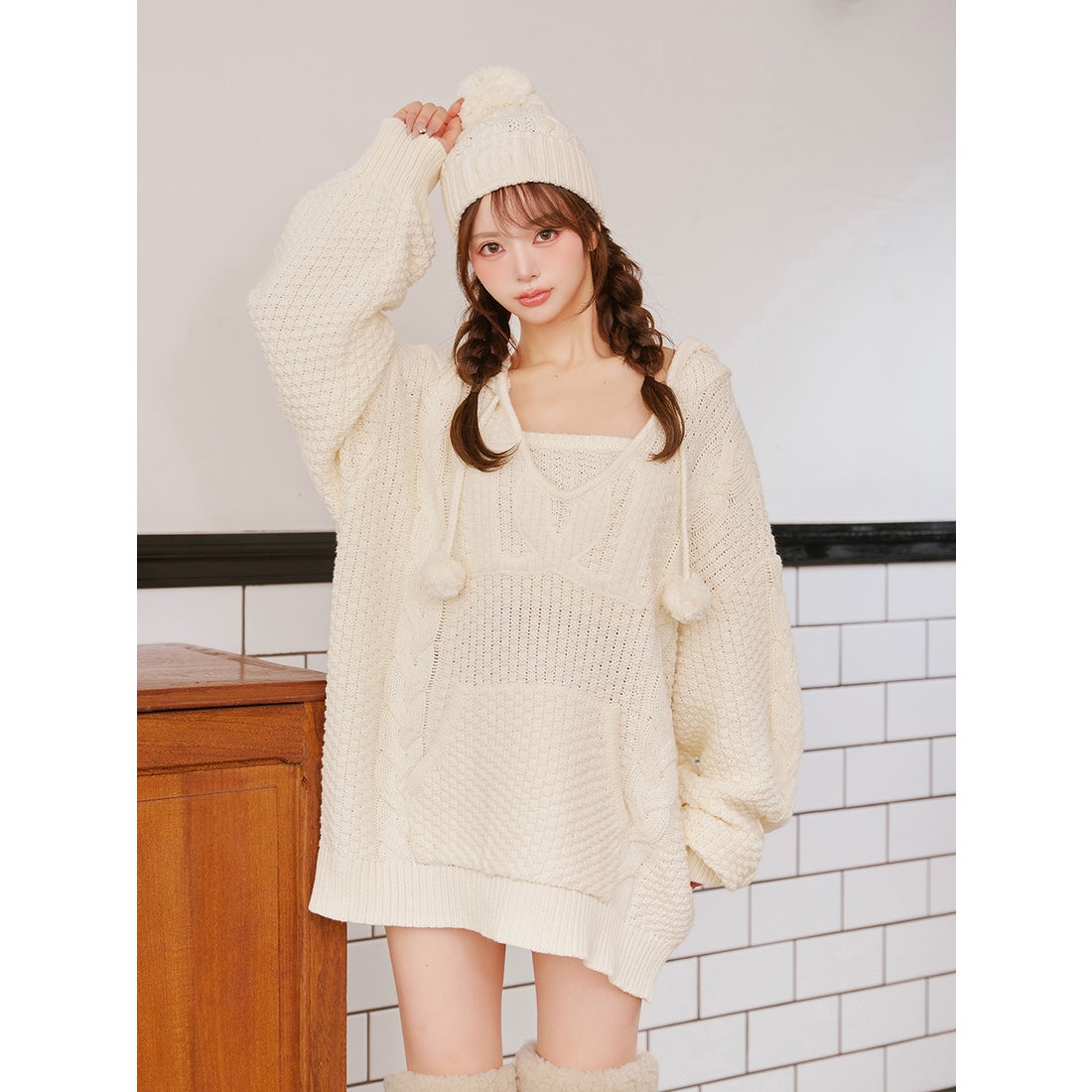 ダーリッチ Darich ケーブルDDロゴVネックニットフーディ （グレー