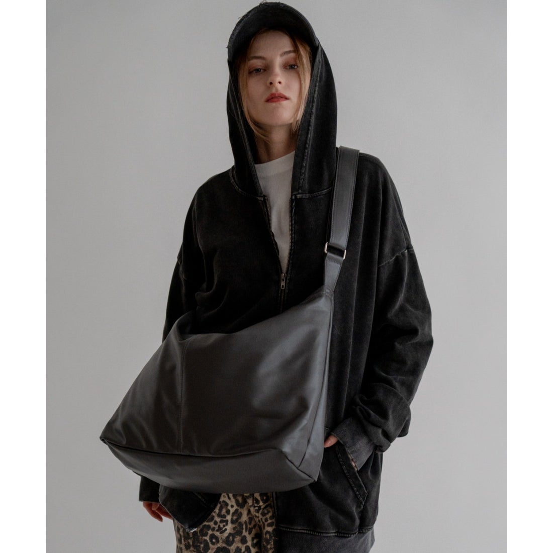 デバイス DEVICE ルーズ マンメイドレザー ショルダーバッグ