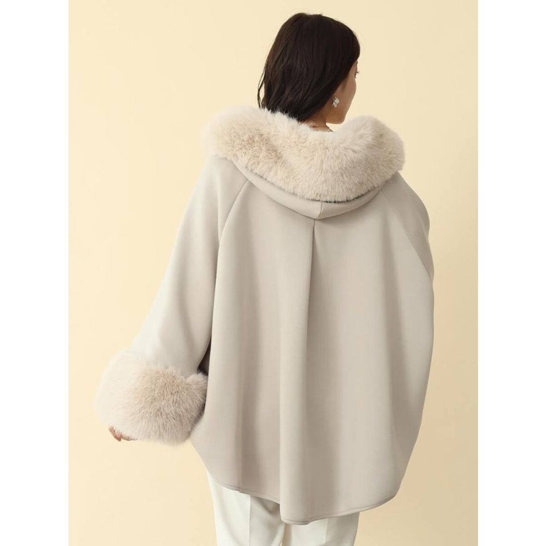 フェンネル FENNEL ファーポンチョアウター （チャコールグレー