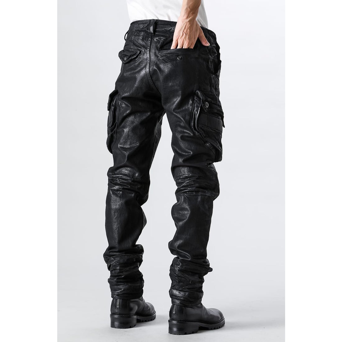 ユリウス JULIUS 12oz Coated Denim Tapered Gasmask Cargo Pants