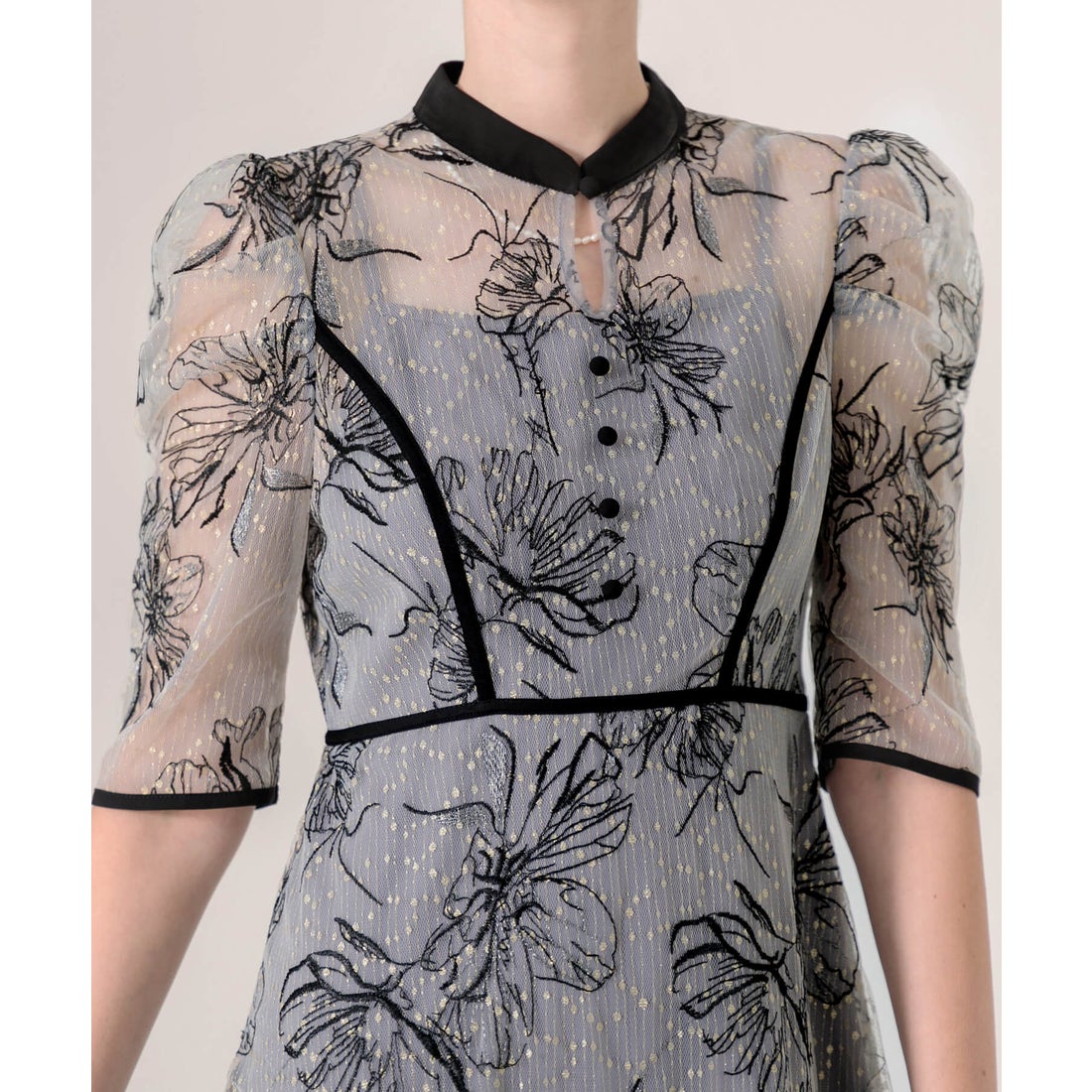 レジャ Leja 配色パピングプチハイネック花柄刺繍ラメレースロング丈