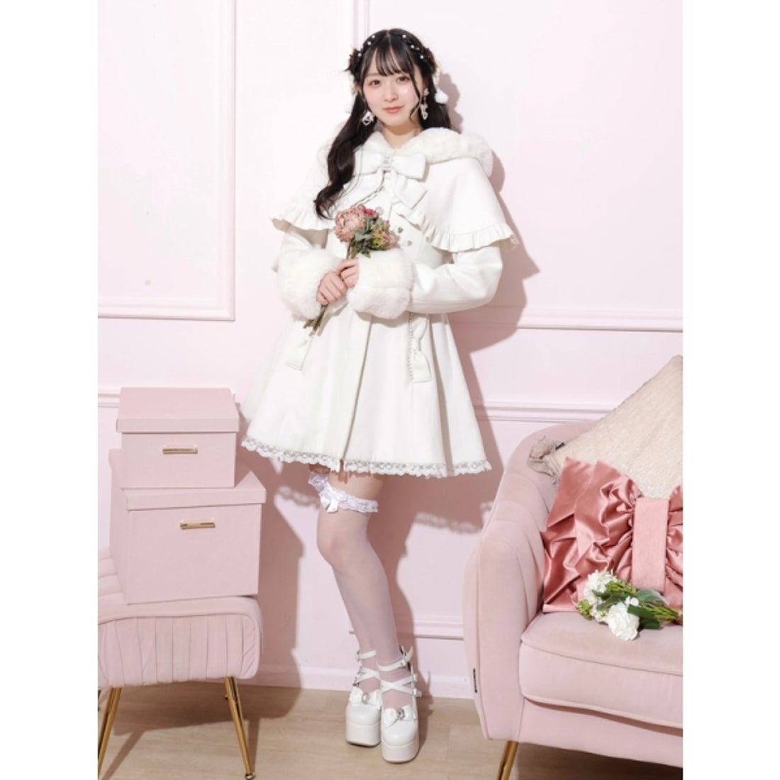 ノエミー NOEMIE ドーリーフードケープフレアコート （オフホワイト