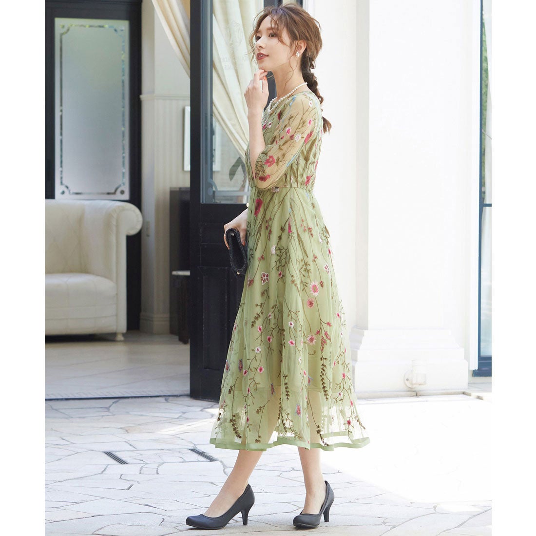 ニアナ niana ヴィンテージ風フラワー刺繍ドレス 結婚式ワンピース