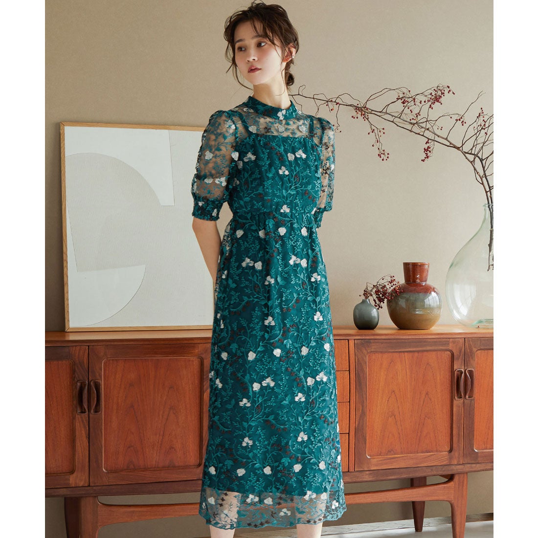 ニアナ niana アンティーク刺繍レースワンピースパーティードレス