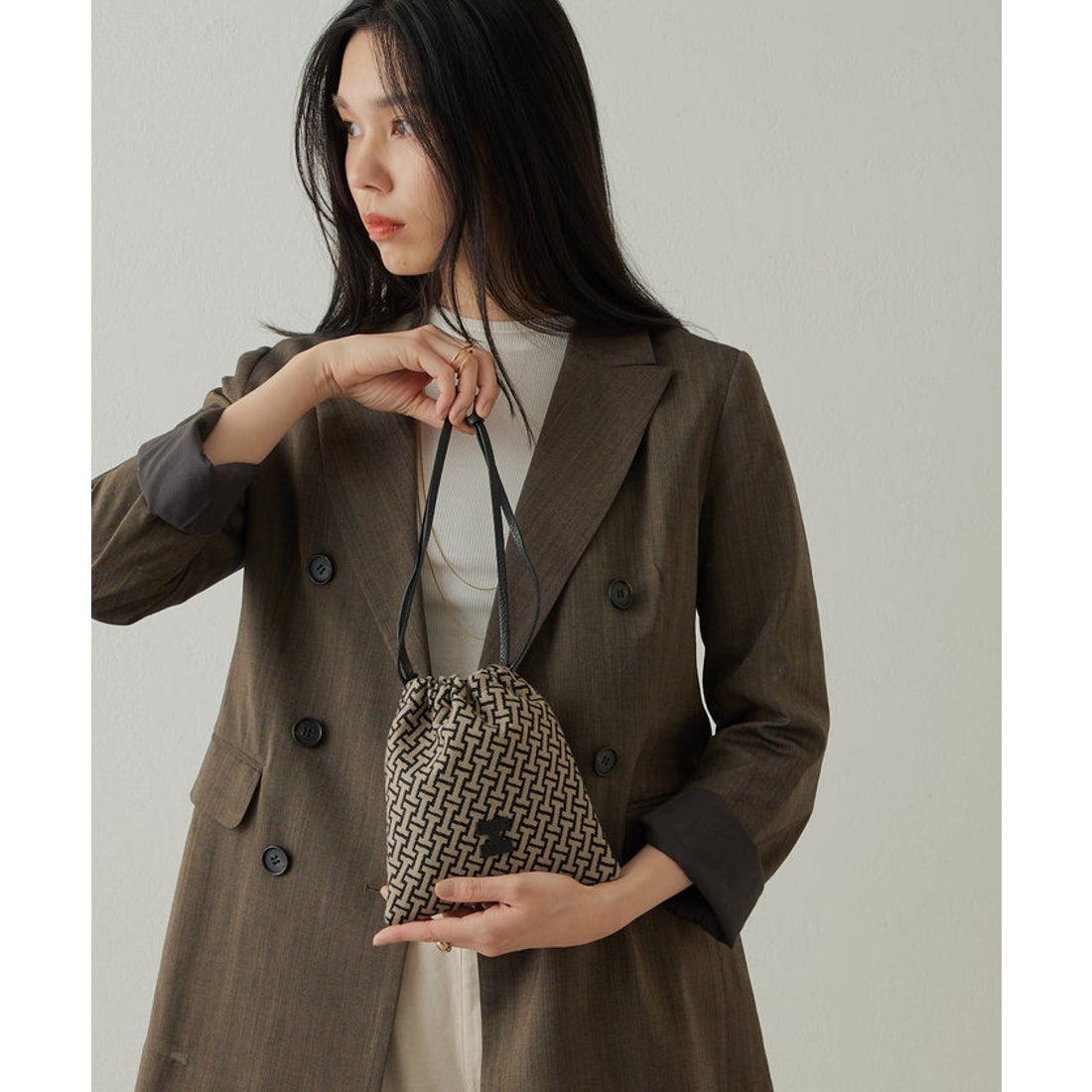 イアクッチ IACUCCI モノグランマ ポーチJACQUARD/RUGA （black） -靴