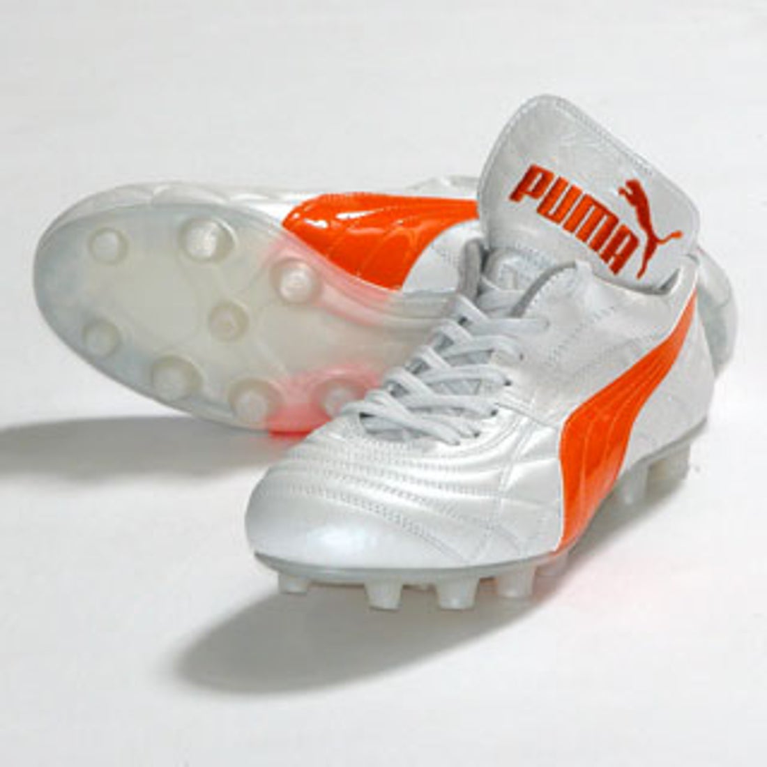 PUMA プーマ 0255(パールホワイト×オレンジ) 880580 04 サッカー