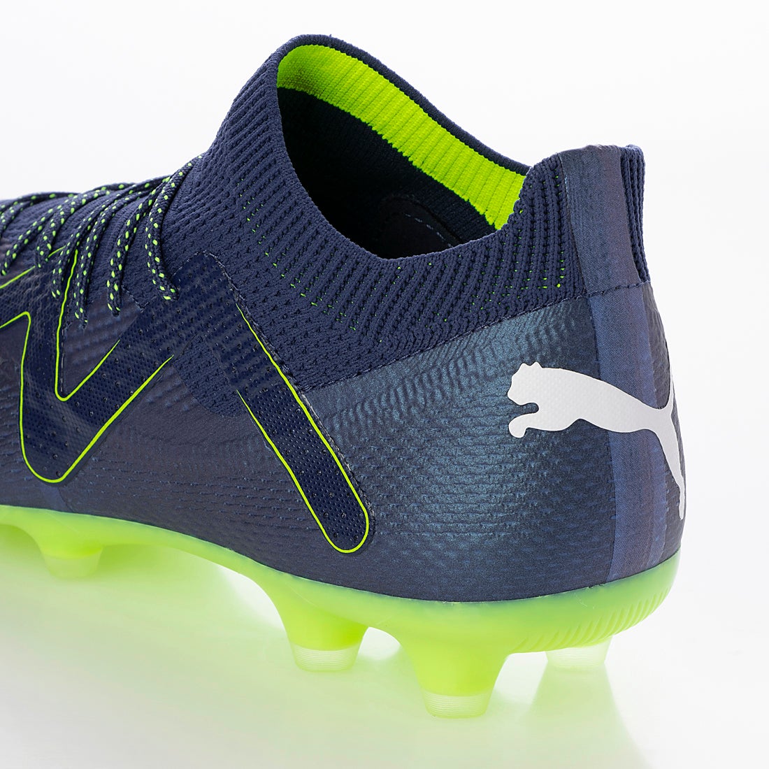 PUMA プーマ フューチャー アルティメット HG/AG(ネイビー×ホワイト
