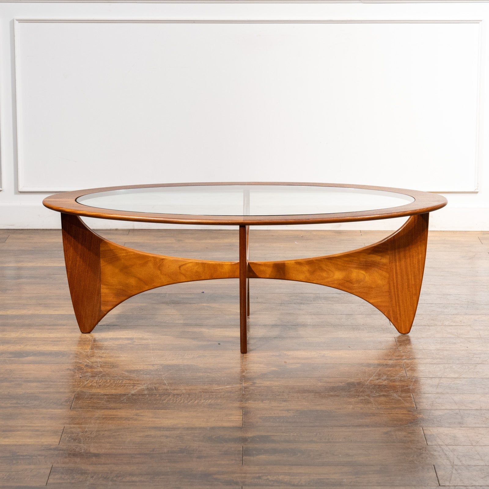 英国【G-PLAN ジープラン Astro アストロ】モダンな脚が特徴的 ガラス