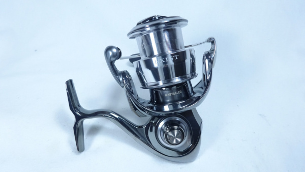 22イグジストLT 4000 XH ダイワ イグジスト LT4000-XH (リール) 価格