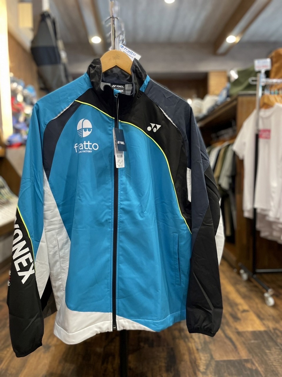 fratto / YONEX frattoロゴ入り ウィンドブレーカー 70087 ディープ