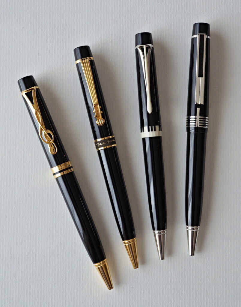 芸術の秋にジャケットに忍ばせるモンブランのドネーションペン【サー