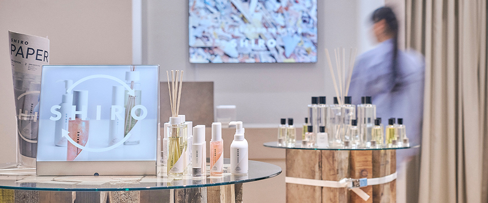 ZERO COLLECTION FRAGRANCEから、素肌にきらめく「ジェルパフューム