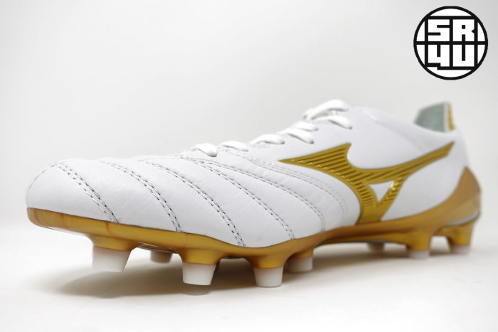 Mizuno Morelia Neo 2 MIJ Victory Gold Pack Review - Soccer Reviews