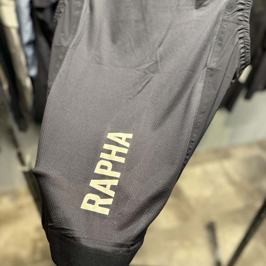 RAPHA 】なにが違う？ジレ編 - 大阪兵庫｜自転車・ロードバイク専門店