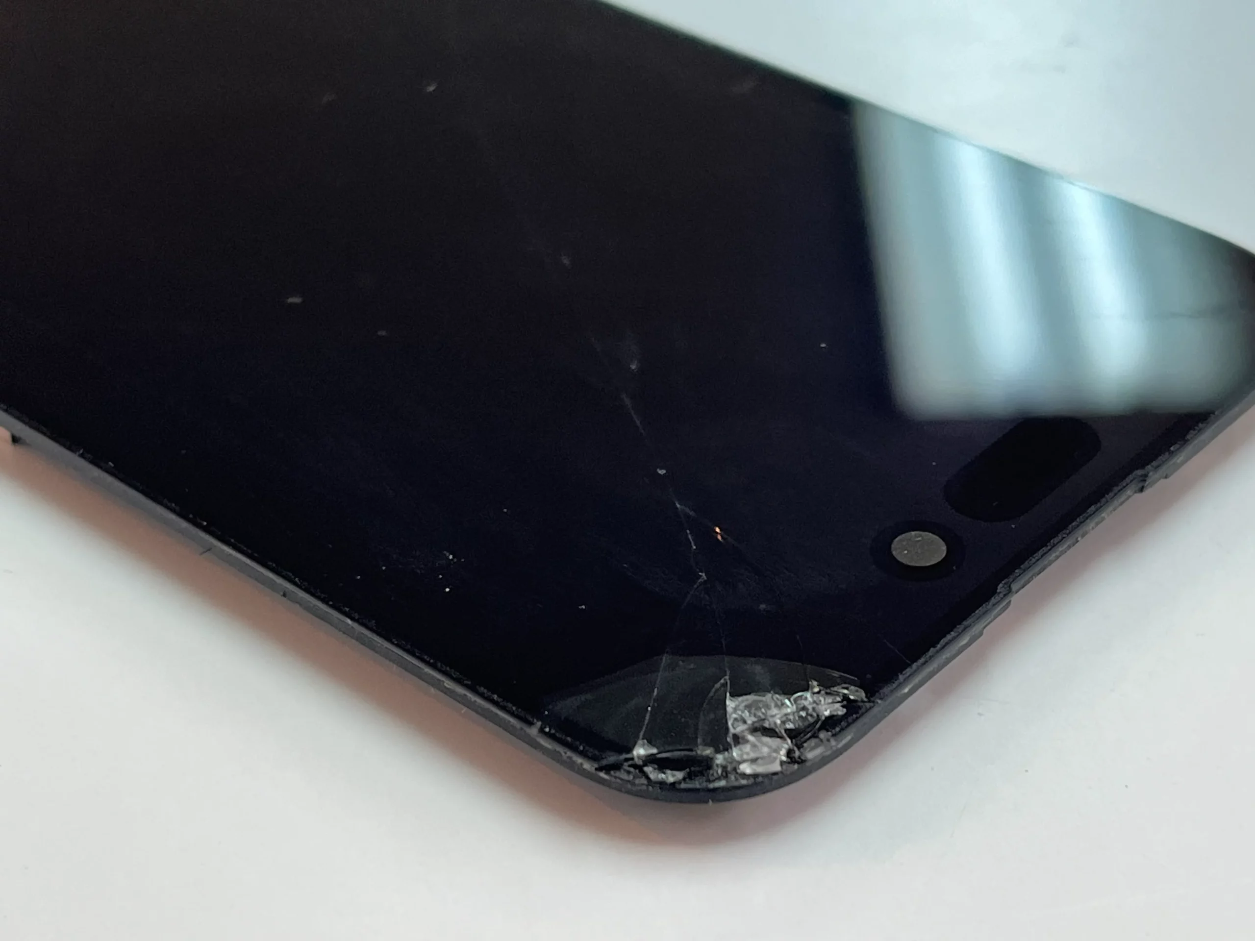 iPhone 14シリーズの画面割れ修理｜札幌市西区で即日パネル交換対応