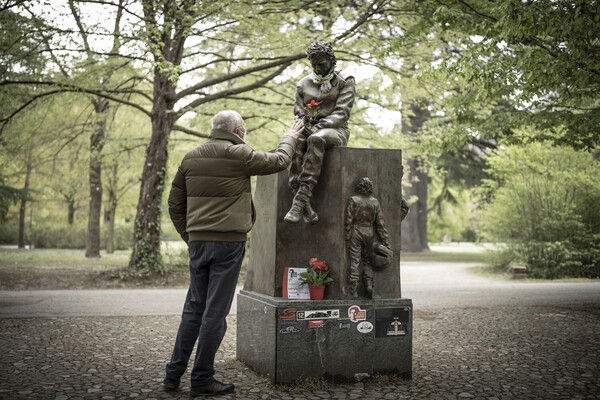 アイルトン・セナを愛したF1カメラマン・熱田護のベストショット6選