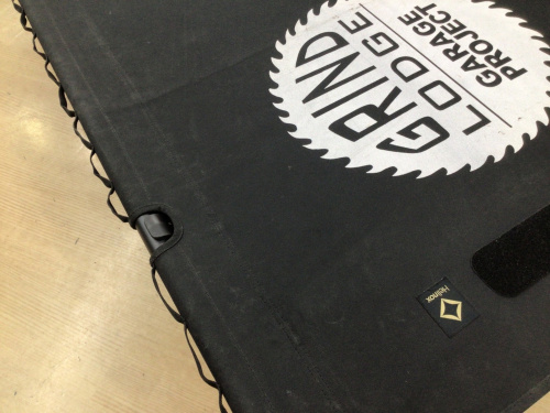 グラインドロッヂを大胆生刷り！ヘリノックスのカスタムファニチャーご