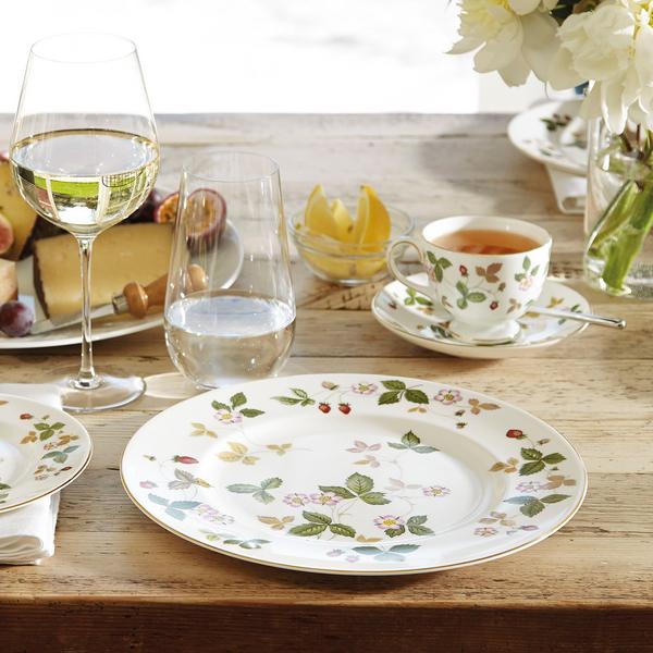 Wedgwood Wild Strawberry Dinnerware | artedona.