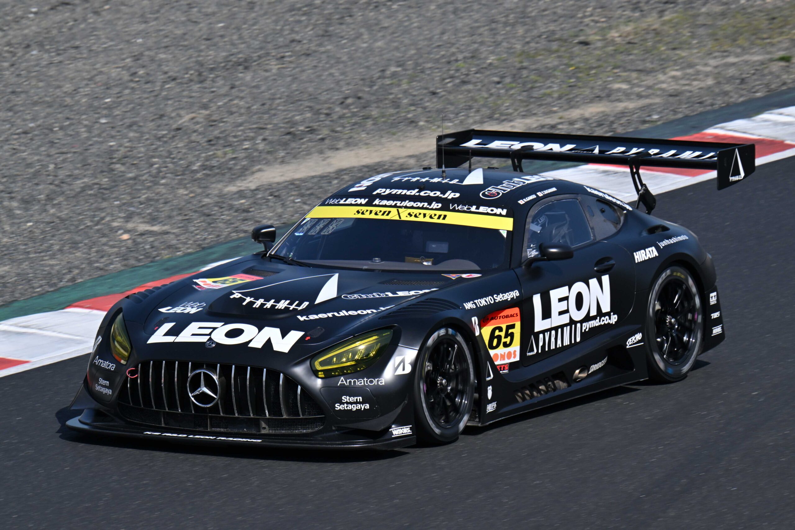 予約受付】1/64 2025 No.65 LEON PYRAMID AMG / K2 R&D LEON RACING