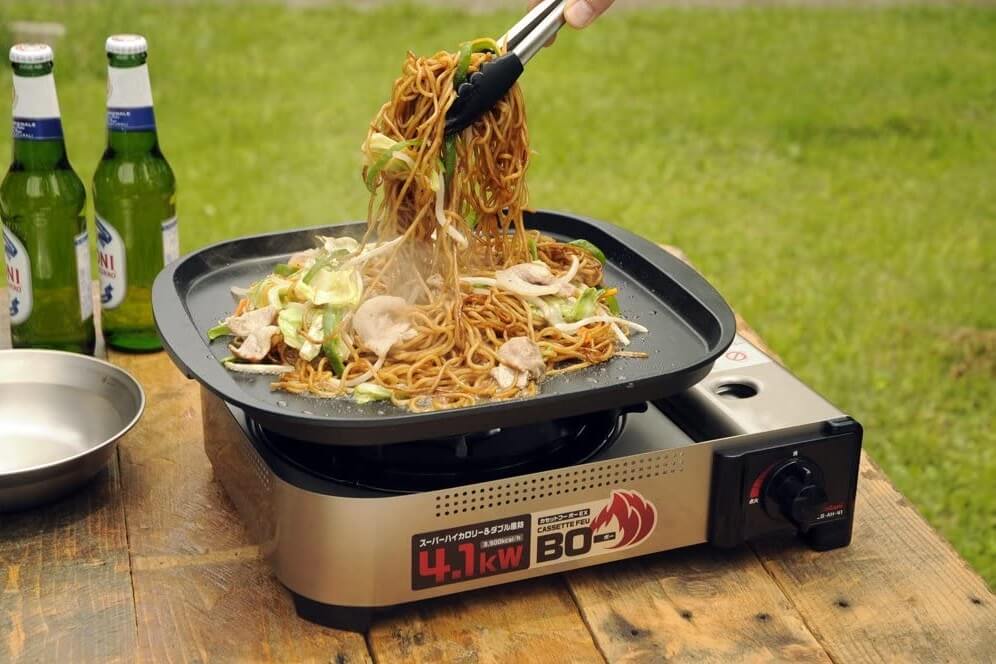 レビュー】4年間キャンプで使ってきたカセットコンロ『イワタニ