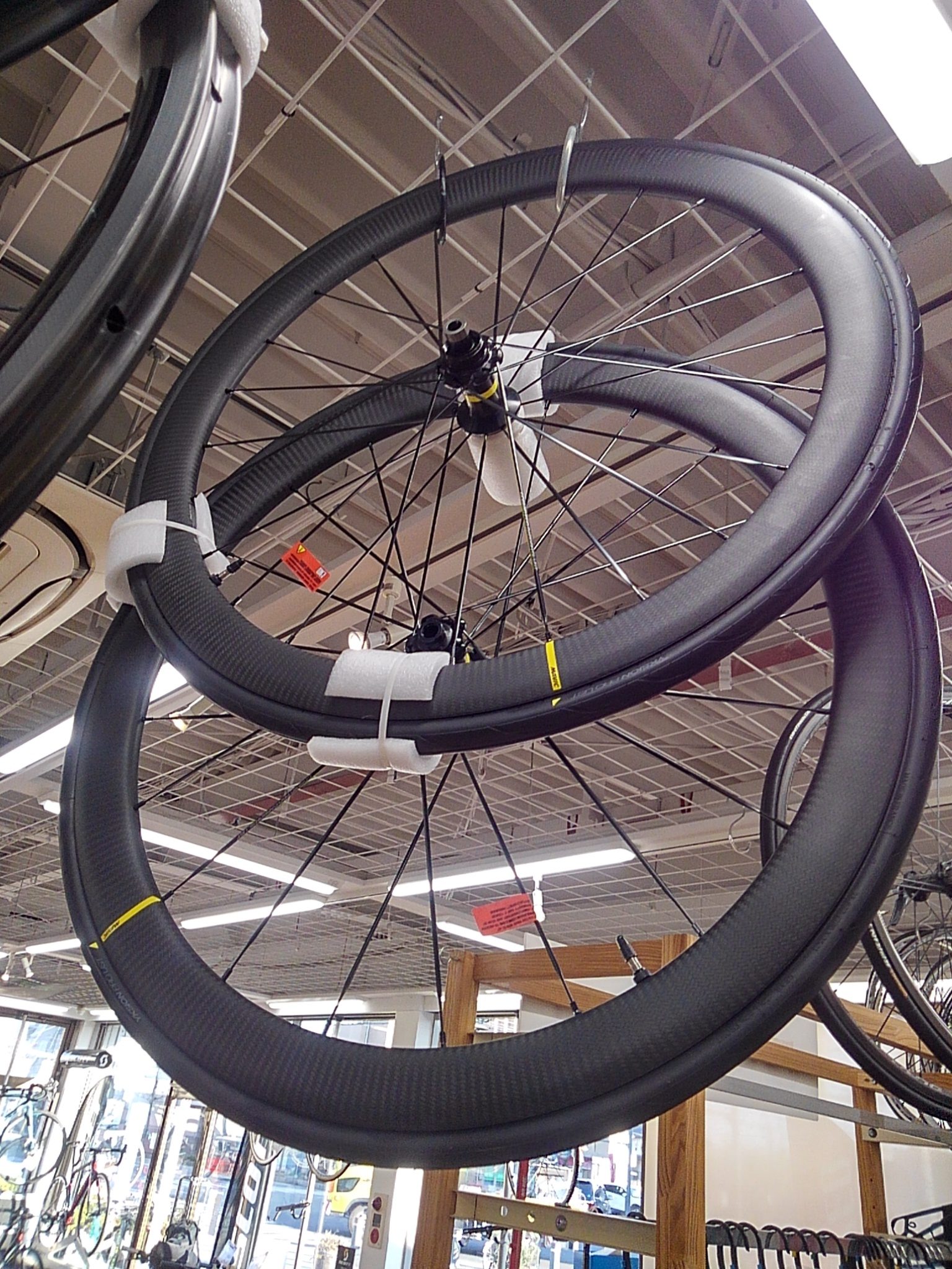 ディスクブレーキでもエアロなホイールを！MAVIC COSMIC PRO CARBON SL