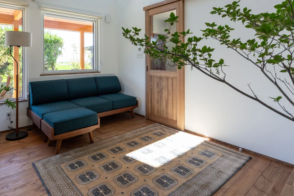 unicoのダイニングセット、ソファ、そしてラグをセレクト