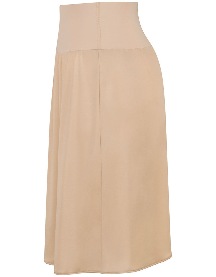 ワコール スカートの丈に合わせて長さ調節OK。天然由来素材使用