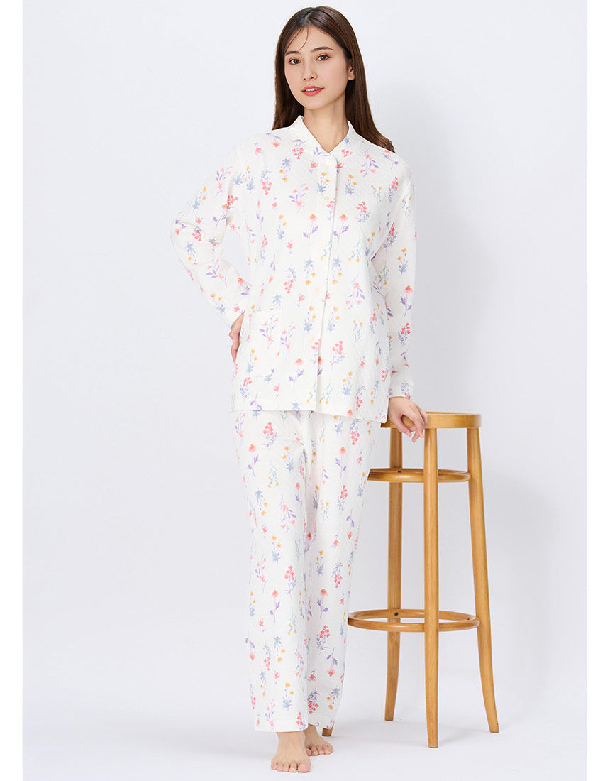 ウイング／スリープ 【あったか】【脇接ぎなし】野の花柄 パジャマ