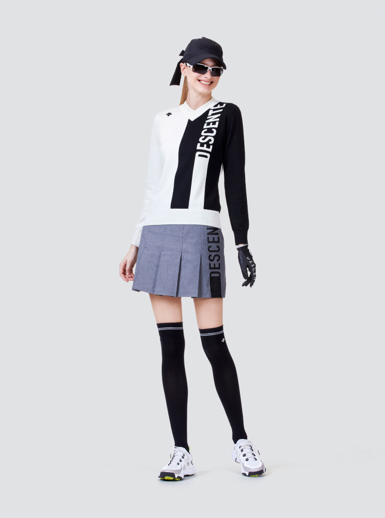 DESCENTE 最新 GOLF メランジストレッチツイルロゴプリントスカート