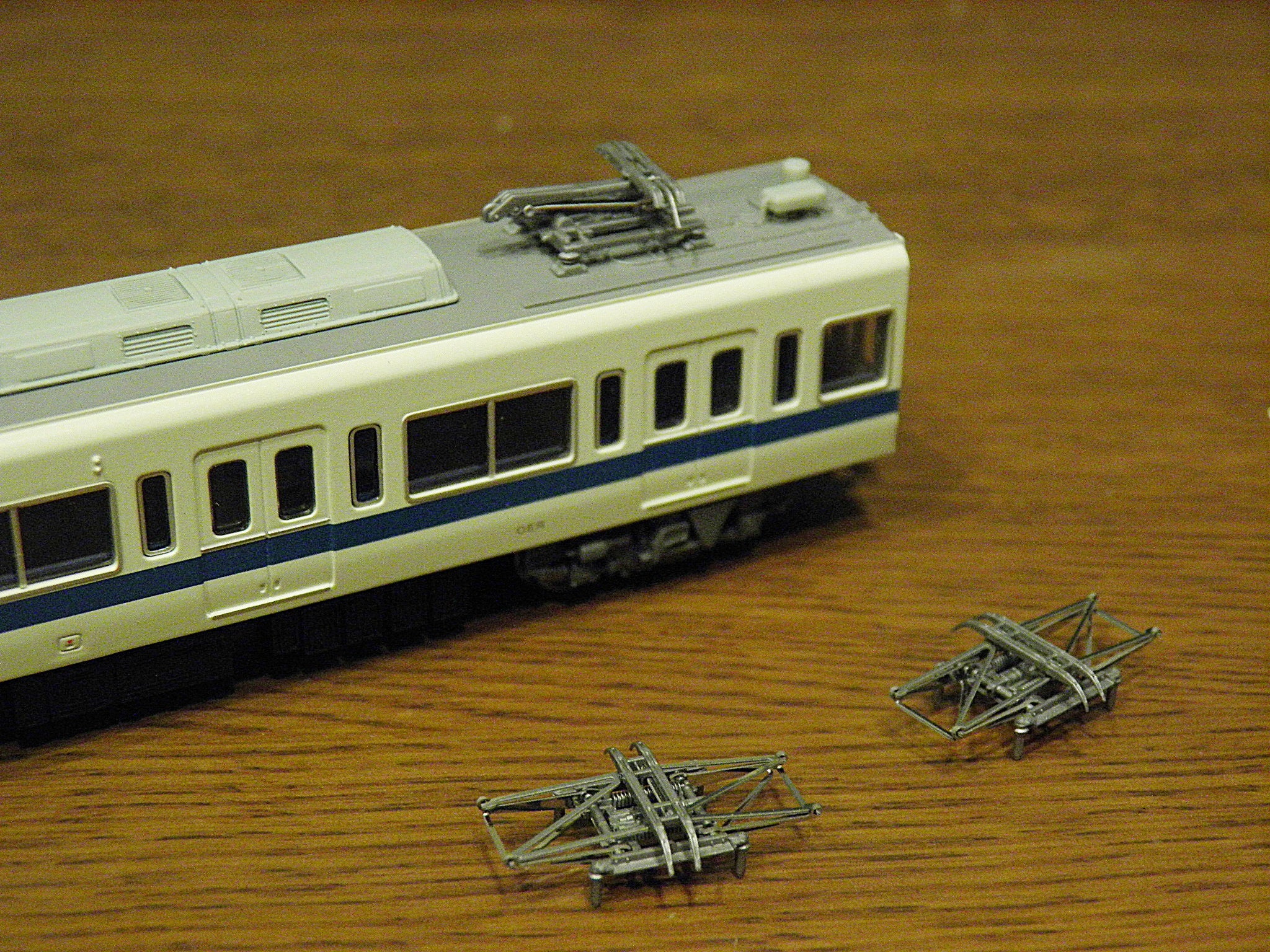 マイクロエース 小田急8000形の前面をTNカプラー化&TOMIXの菱形パンタ