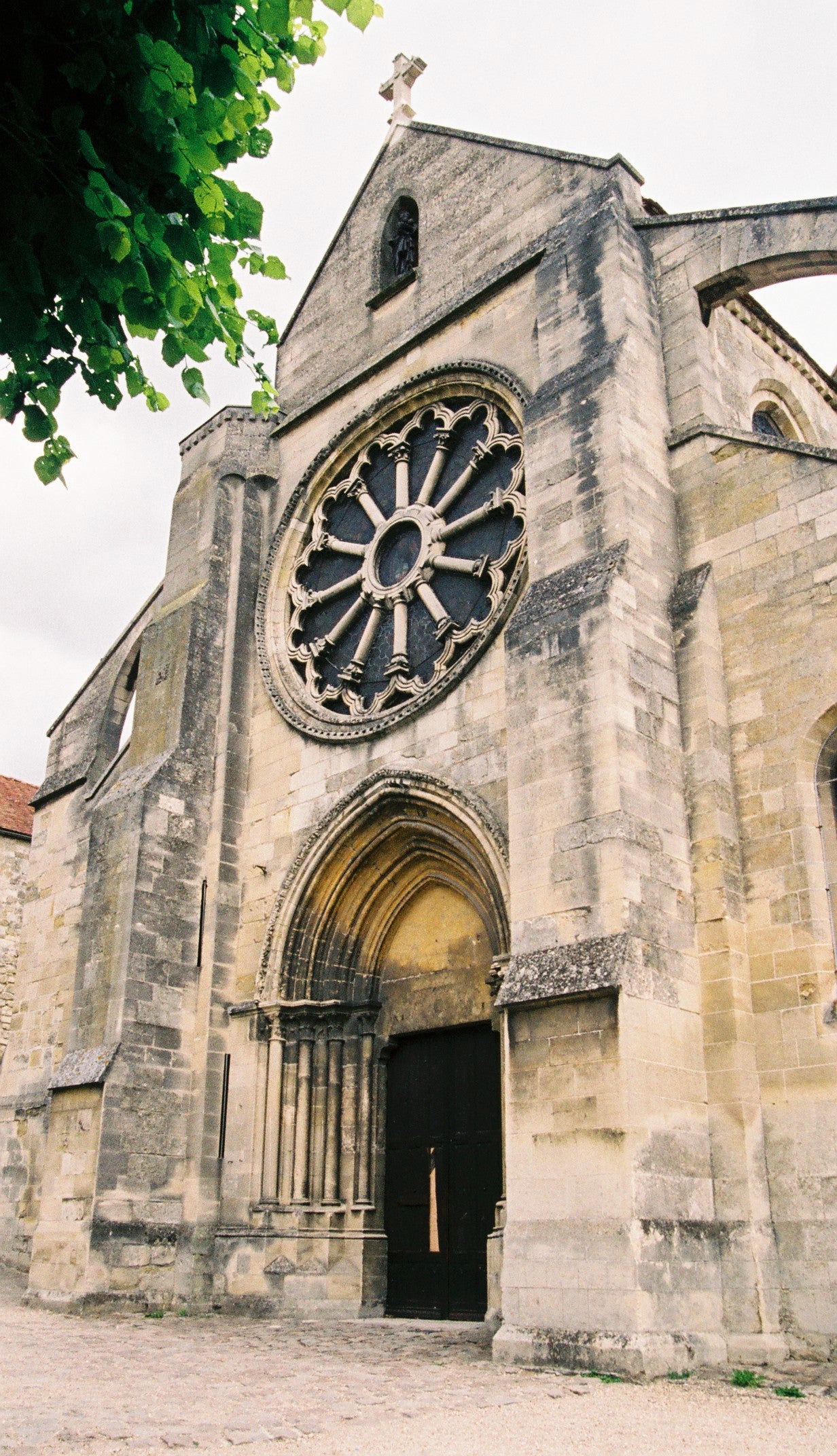 パリ オーヴェルの協会 オーヴェール教会（L'Église d'Auvers