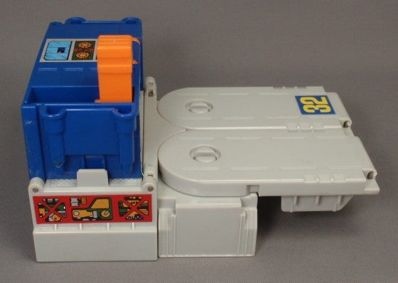 トランスフォーマーZ/エアポートベース | ロボNINブログ（保管庫）