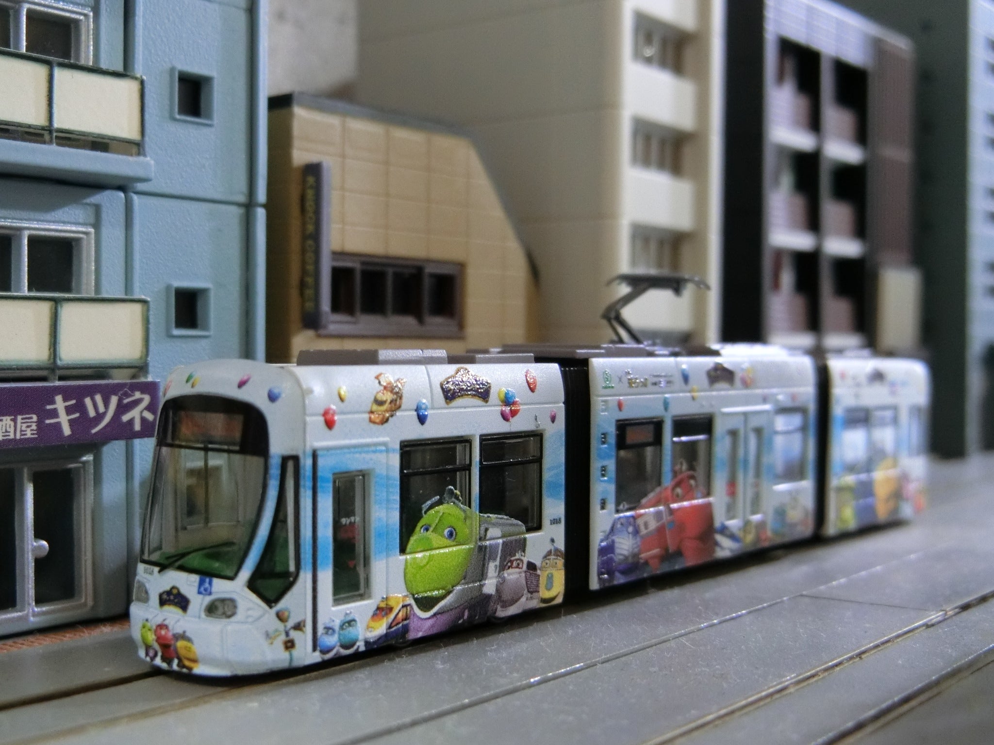 KATO「広島電鉄1000形（グリーンムーバーLEX）」 | きままな鉄道模型