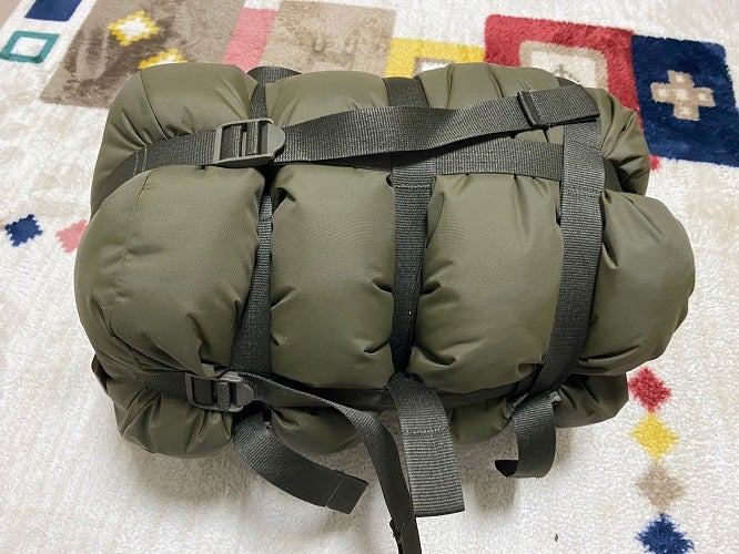 Defence 4 Carinthia 寝袋 シュラフ Mサイズ185 Carinthia Defence 4