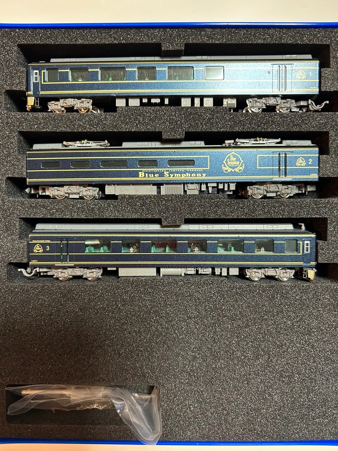 グリーンマックス 近鉄16200系「青の交響曲」入線 | HK01の徒然ブログ