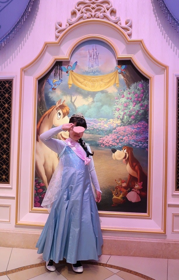 姫 ビビディ・バビディ・ブティックでアナ雪エルサに | My Favorite