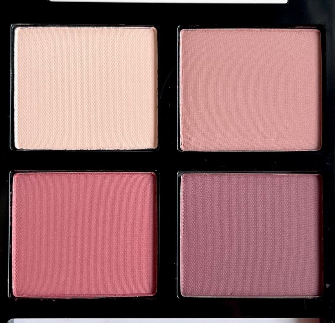 マットな赤みローズ！トムフォードの限定色 ローズティーズ | AKANEの