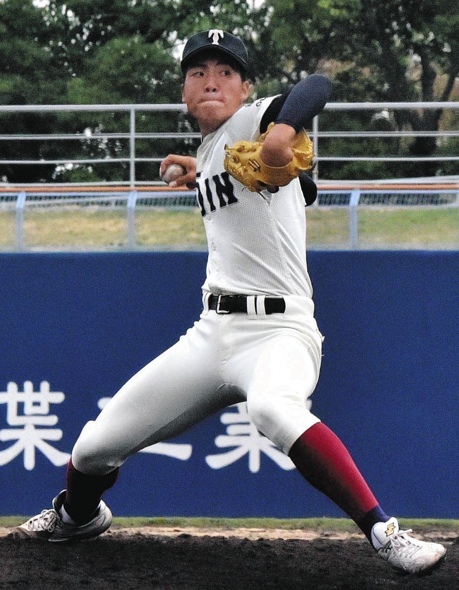 大阪桐蔭高校が5年連続の優勝 「二刀流」平嶋桂知が好投、2回に先制の