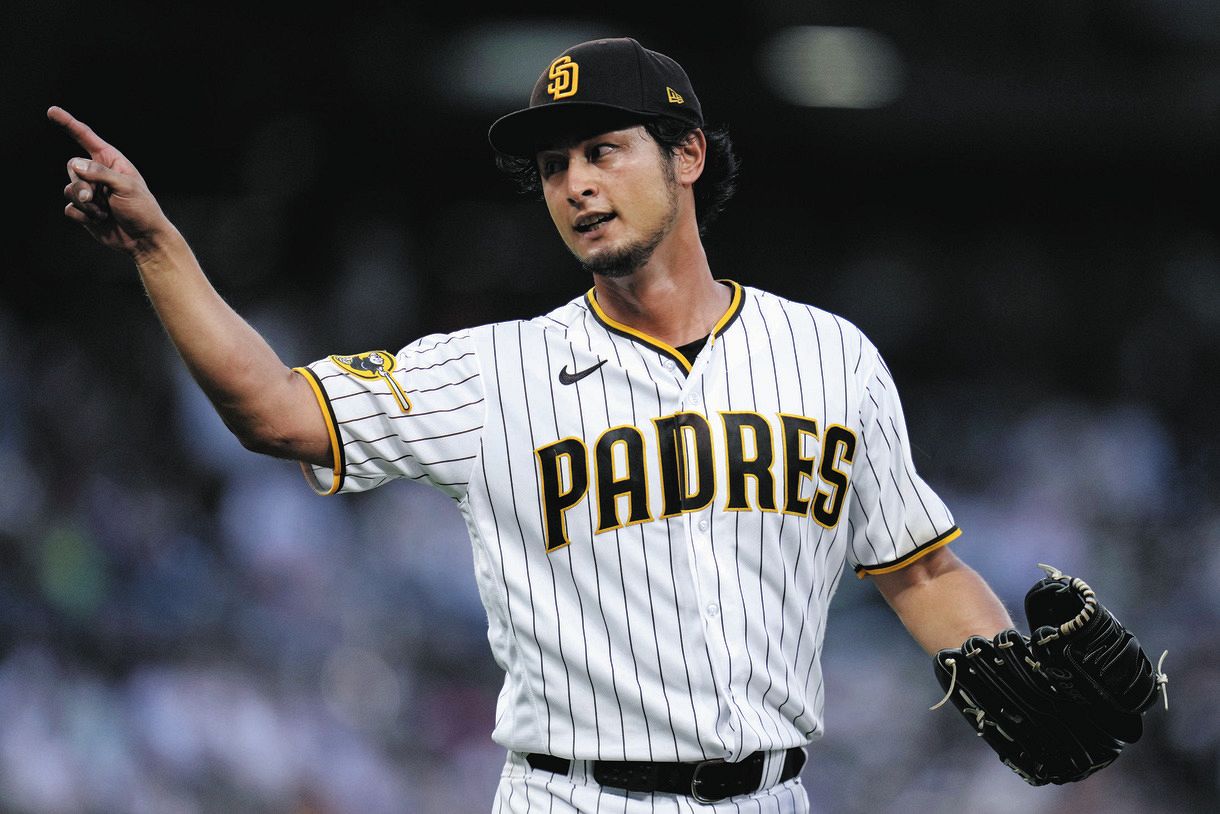 日本人MLB最多奪三振のダルビッシュ有に記念品贈呈、前記録保持者の