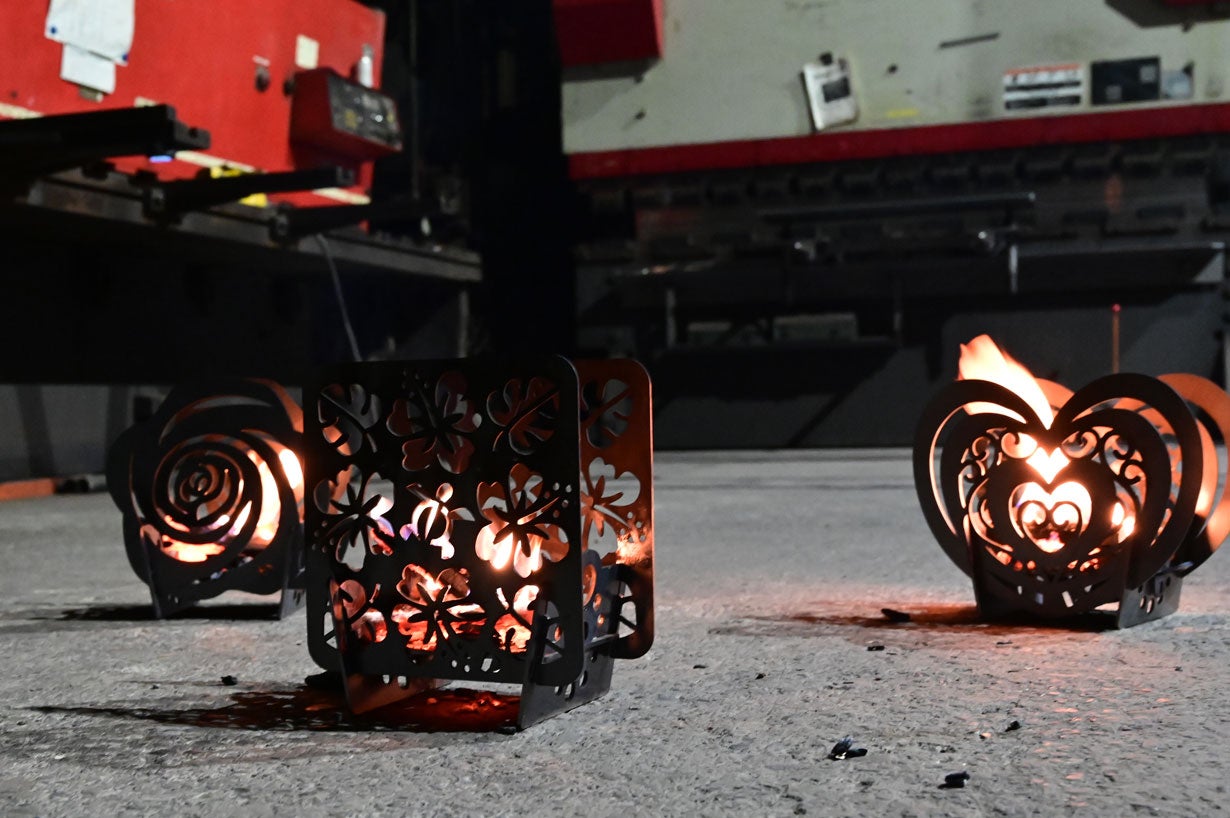 透かし彫りとゆらめく炎。癒されたいあなたのための焚火台『ライトピコ