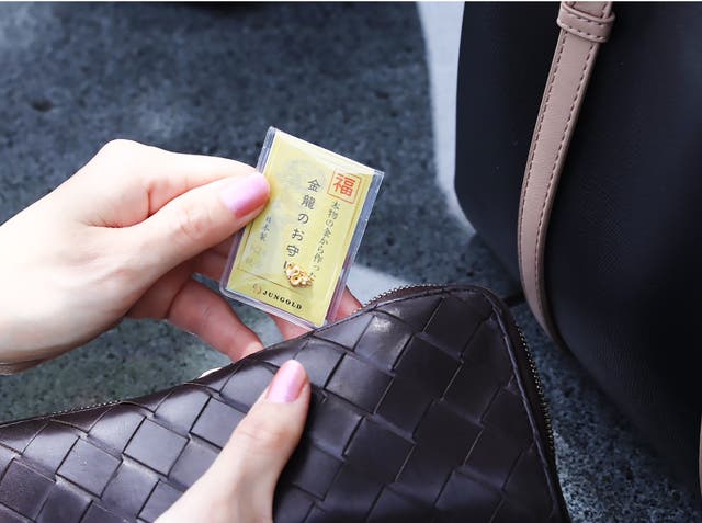 8色の価値ある素材】純金からプラチナまで。無垢で作る本格派“8色の龍