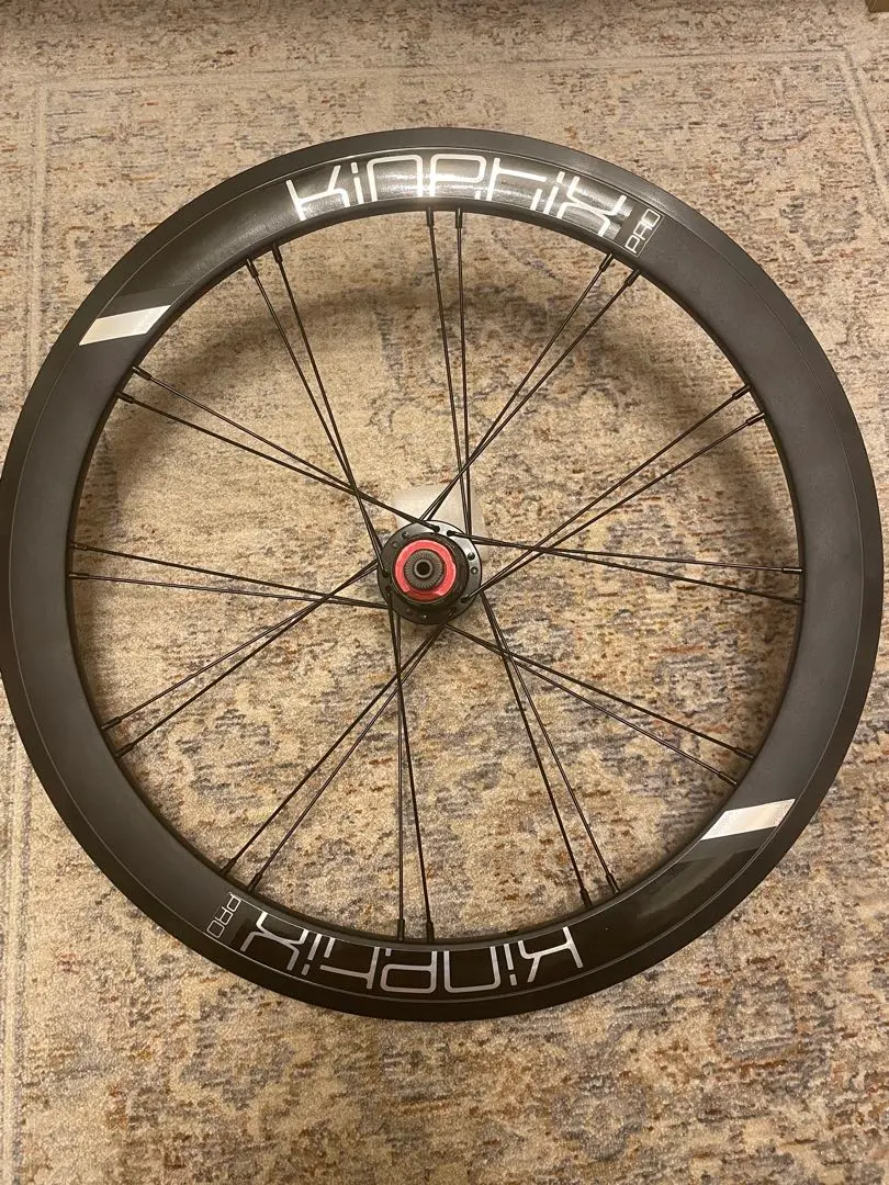 kinetix pro x20インチ406ホイール前輪