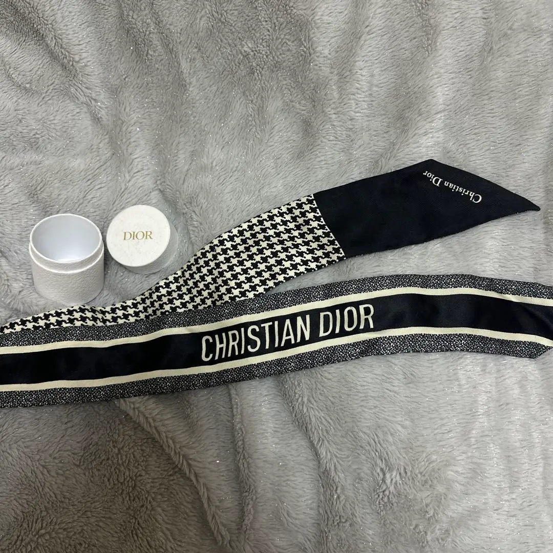 2026年最新】dior スカーフ ミッツァ 千鳥の人気アイテム - メルカリ