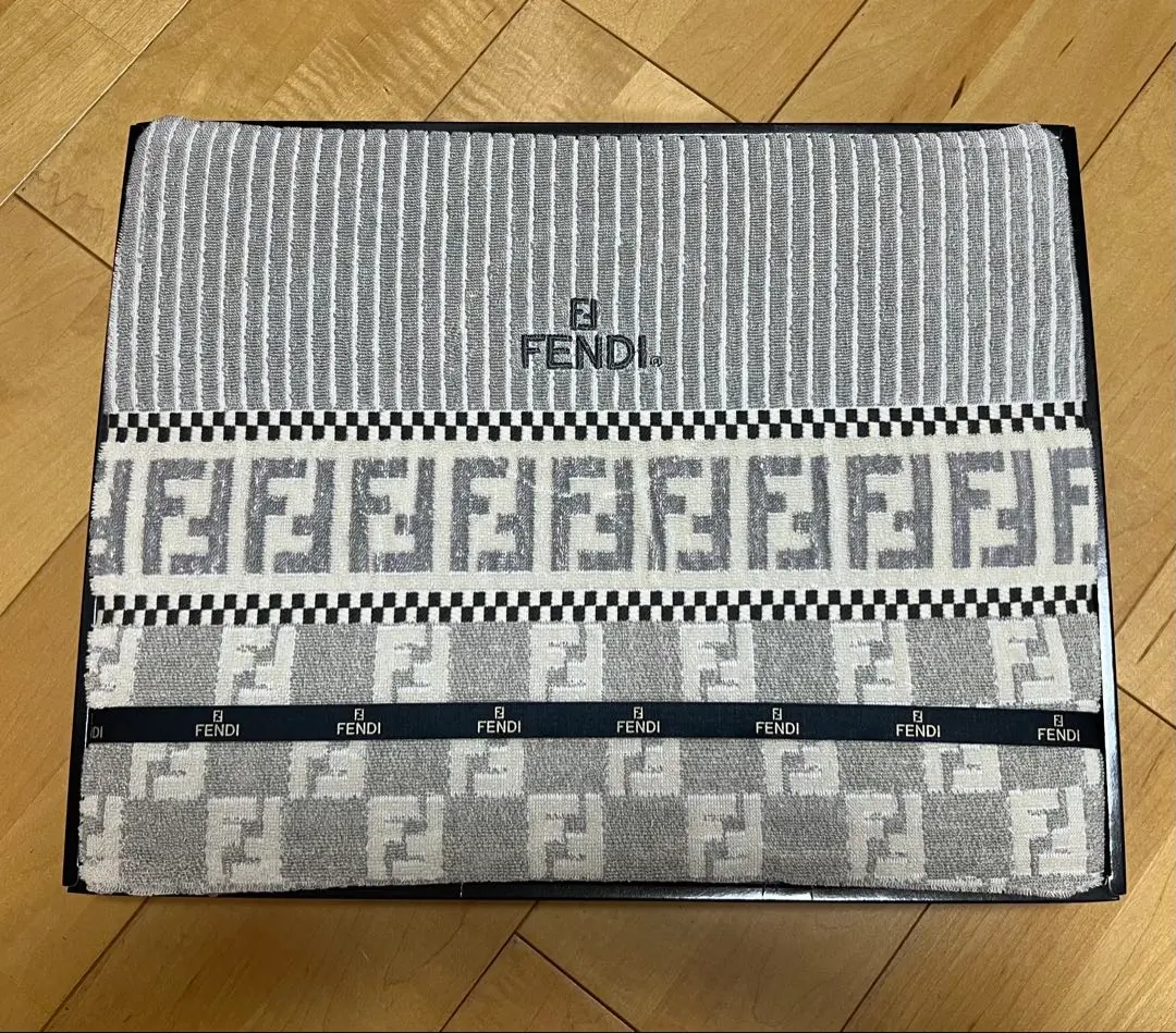 2025年最新】Fendi シーツ・カバーの人気アイテム - メルカリ