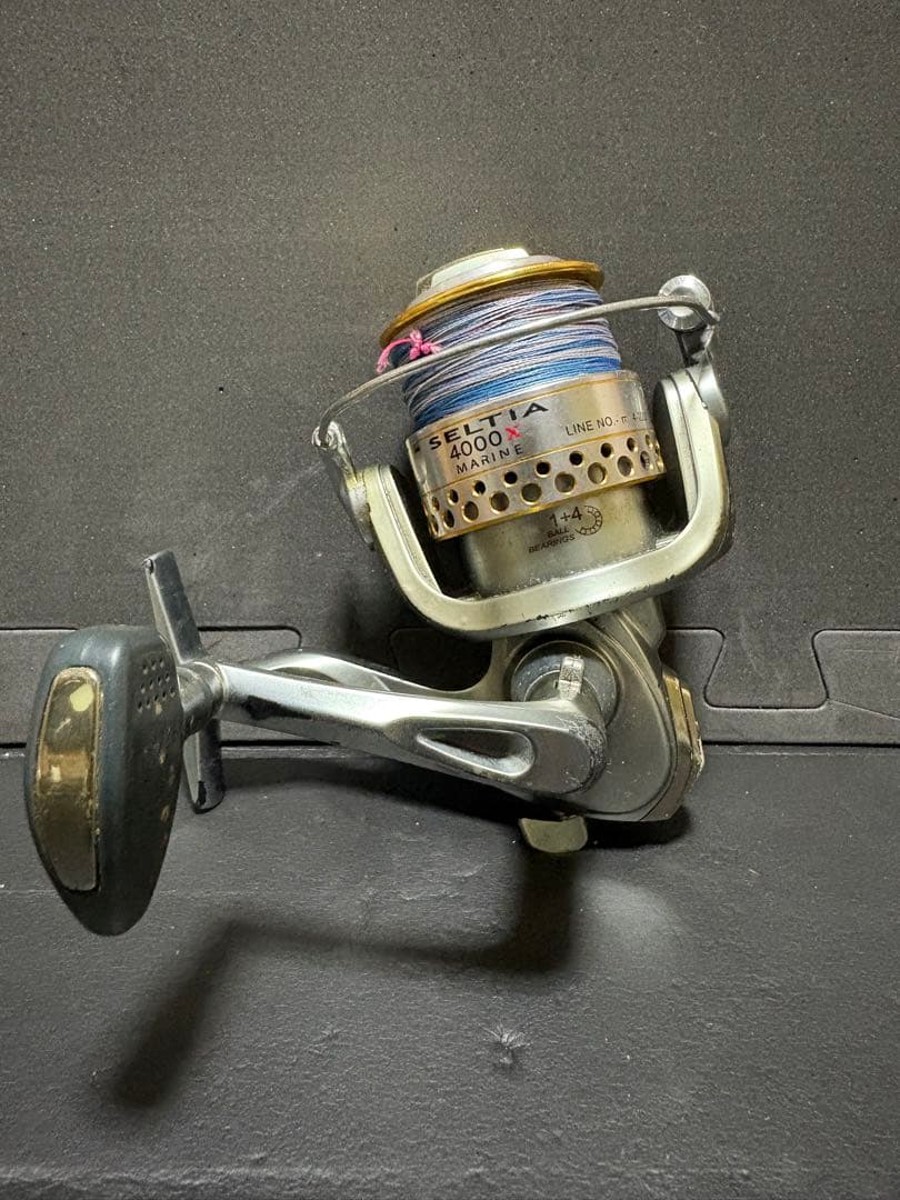 FELTIA 4000 スピニングリール スピニングリール 軽量 4000番 耐久性 釣り リール 投げ釣り 淡水釣り