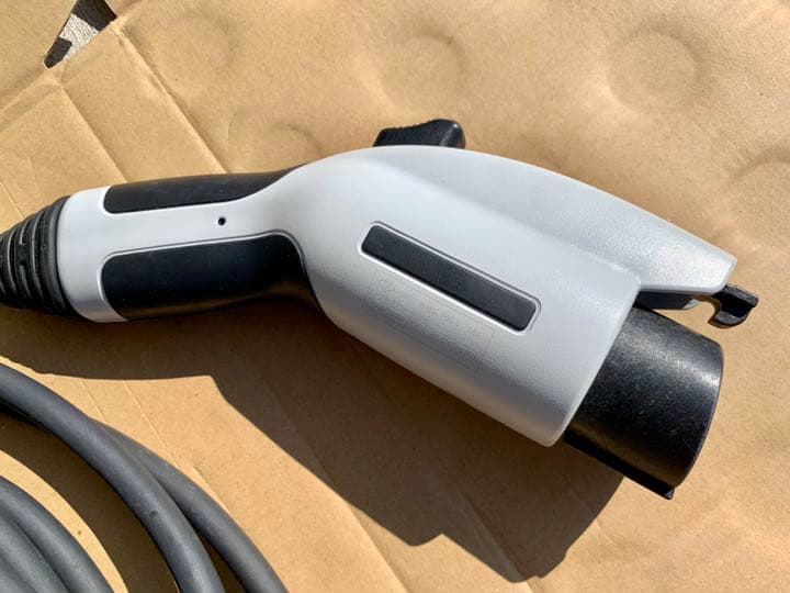 BMW EV充電ケーブル 8648050-03 200V 美品 - メルカリ