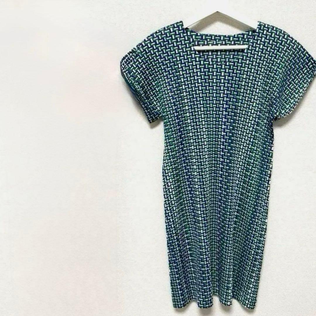 【新品】PLEATS PLEASE ISSEY MIYAKE ワンピース SWING” This series has a structure that wraps around a single